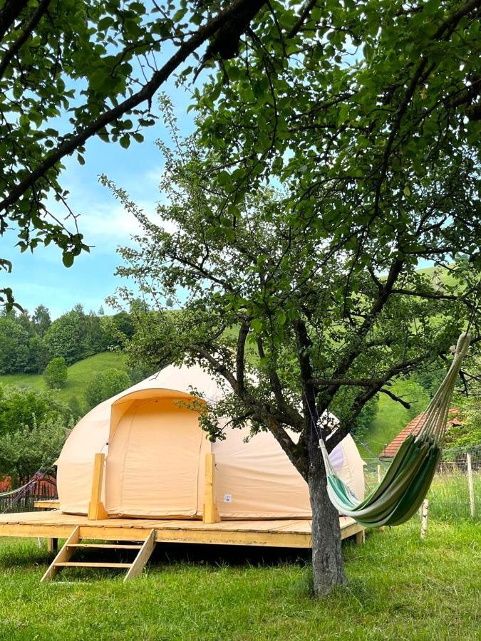 Flore'S Garden Glamping Bran  Bagian luar foto