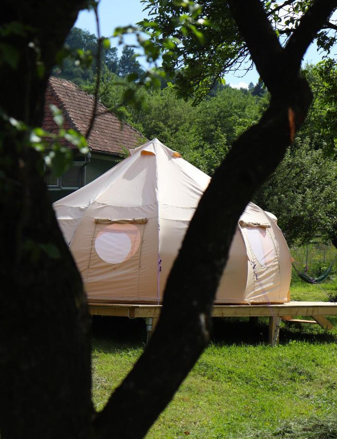 Flore'S Garden Glamping Bran  Bagian luar foto