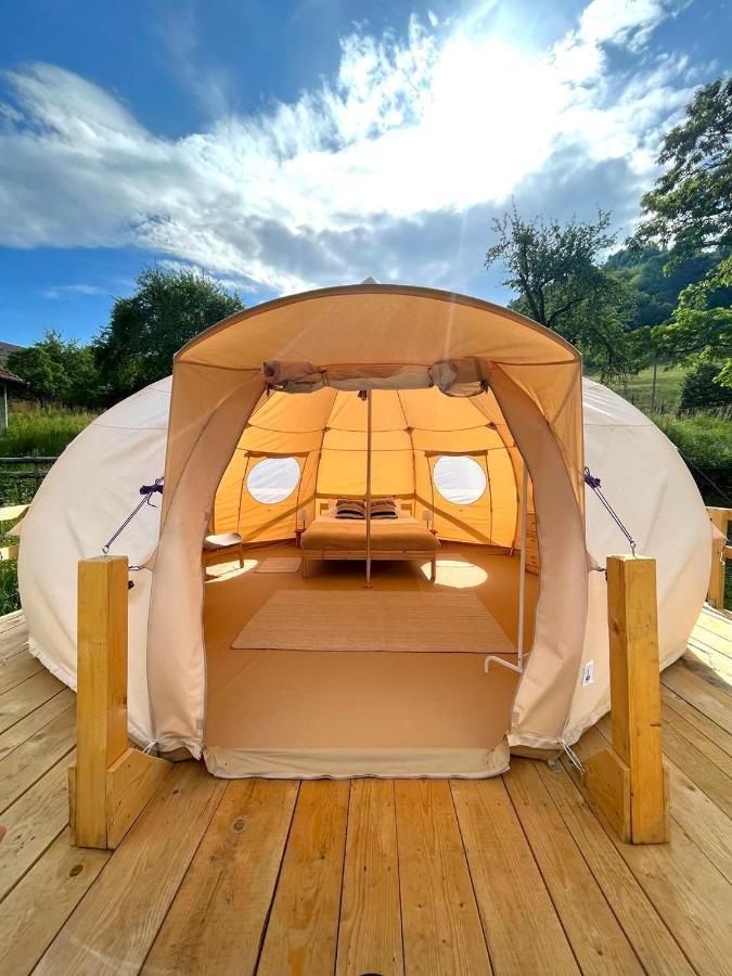 Flore'S Garden Glamping Bran  Bagian luar foto