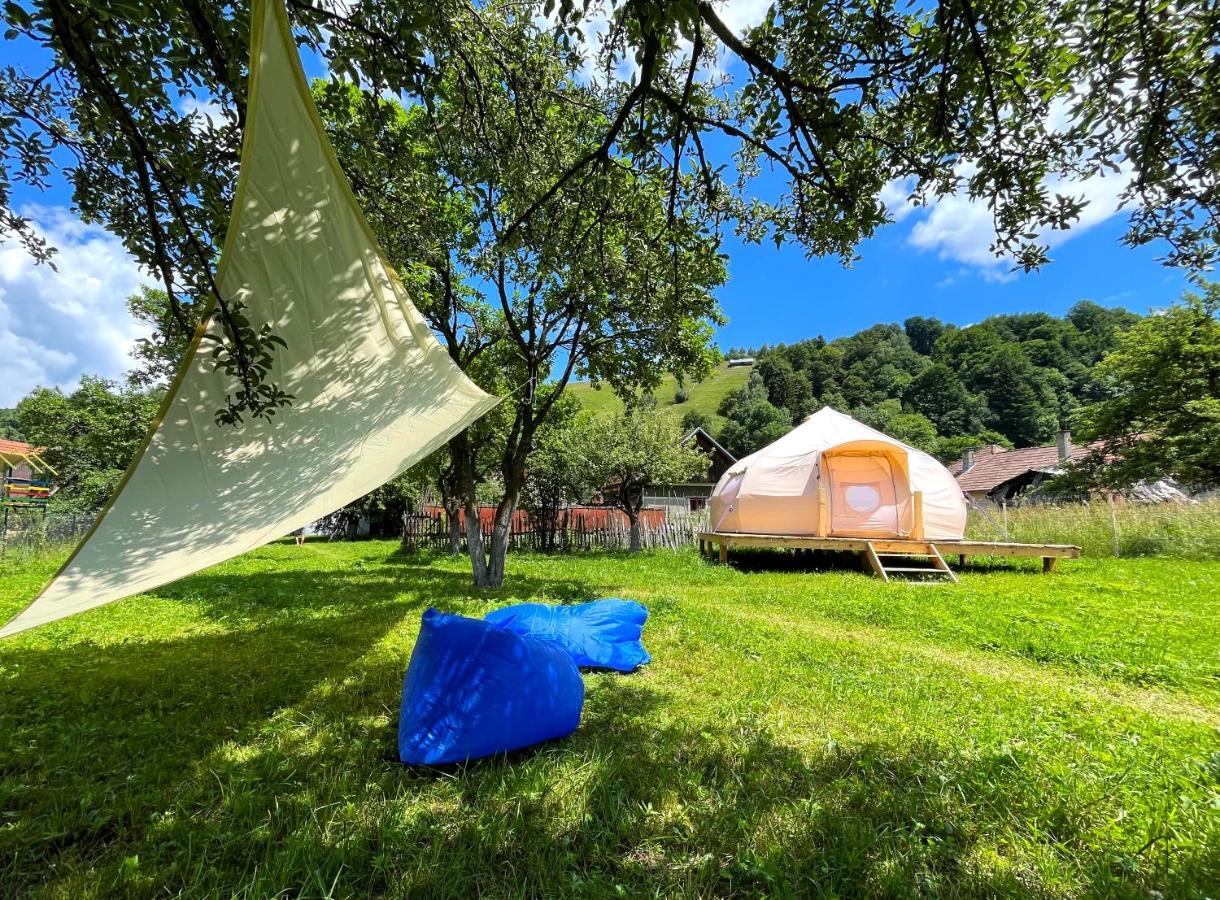 Flore'S Garden Glamping Bran  Bagian luar foto
