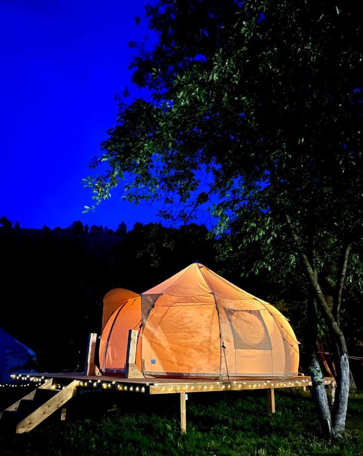 Flore'S Garden Glamping Bran  Bagian luar foto