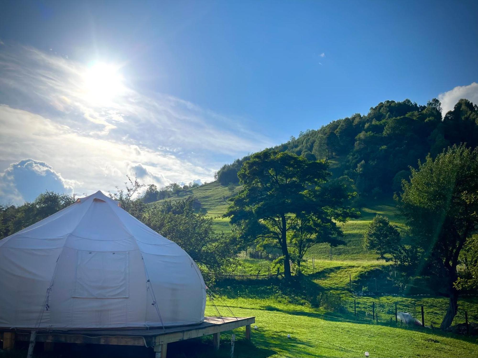 Flore'S Garden Glamping Bran  Bagian luar foto